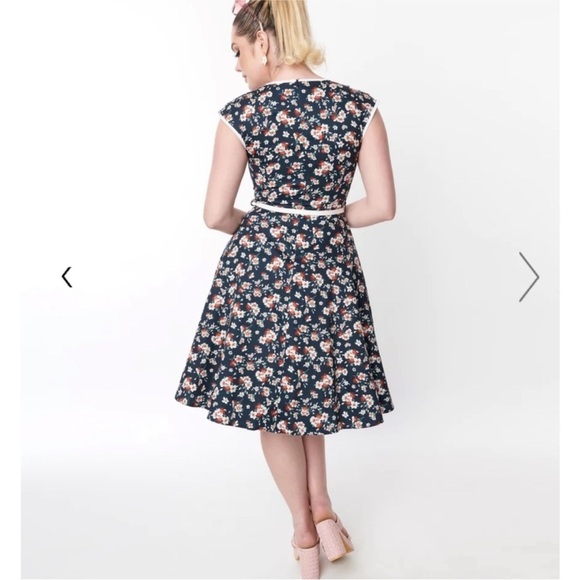 Unique Vintage Lady Vintage Ditsy Floral Dress - Picture 2 of 8